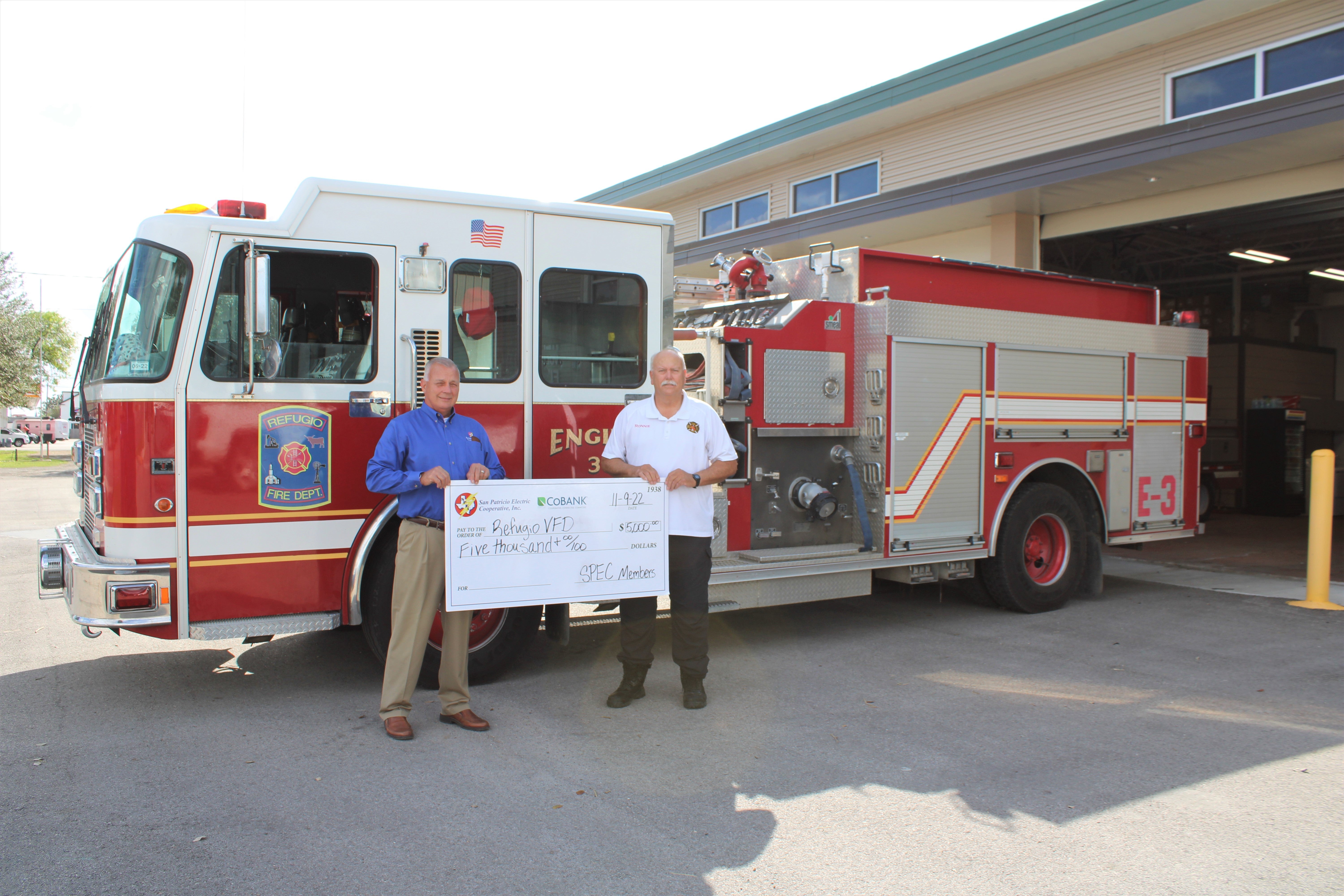 Check Presentation to the Refugio VFD